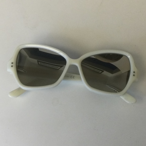 CELINE CL40075I 56mm SUNGLASSES WHITE WITH MIRRORED LENSES
NWOT main image 8
